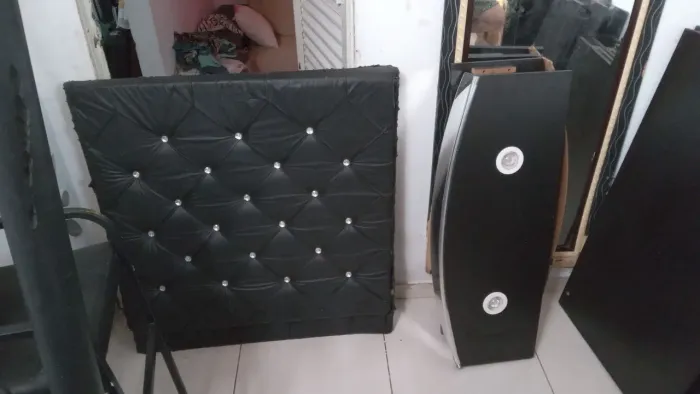 Vendo Duas mesas de bartender seminovas ótimo estado