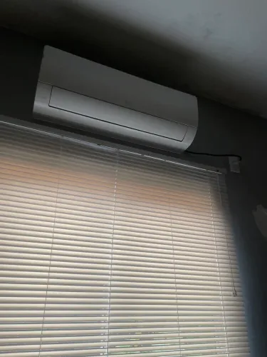 Ar Condicionado LG Dual Inverter 12000 BTUs com apenas 1 ano e meio de uso