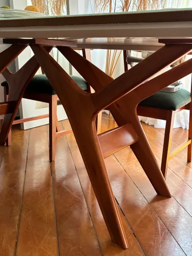 Vendo tampo de mesa 2,20 x 1,10. Madeira maciça/detalhes em Lacca Branca/ Vidro leitoso