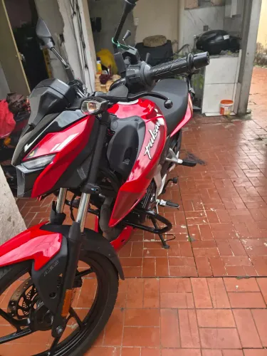BAJAJ PULSAR N150 - 2025