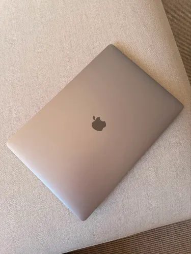 Macbook pro 16, intel core i7, 512gb
