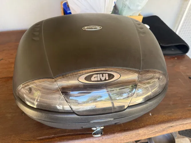 Bauleto Givi E450nt 45l Simply Fumê Capacete