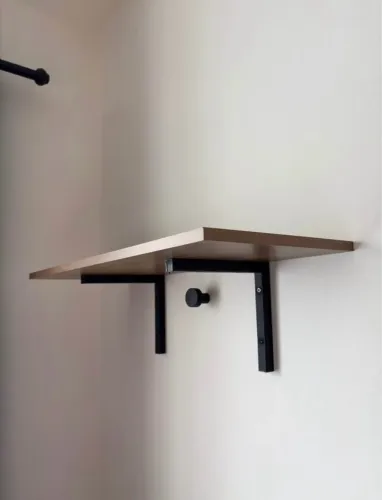 Prateleira suspensa