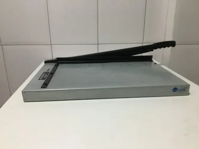 Guilhotina de papel
