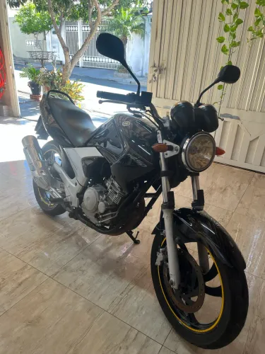 Vende - se Yamaha Fazer 250