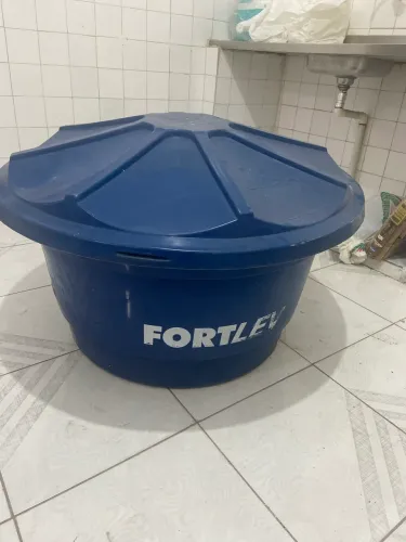 Caixa d?água fortlev 250L