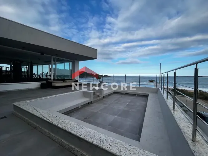Casa de condomínio em Avenida Rodesindo Pavan - Praia do Estaleiro - Balneário Camboriú/SC