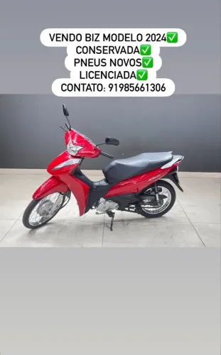 Moto biz vermelha