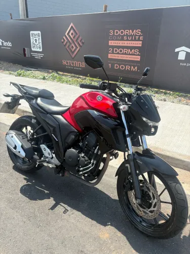 FZ25 2024 vendo ou troco e financio
