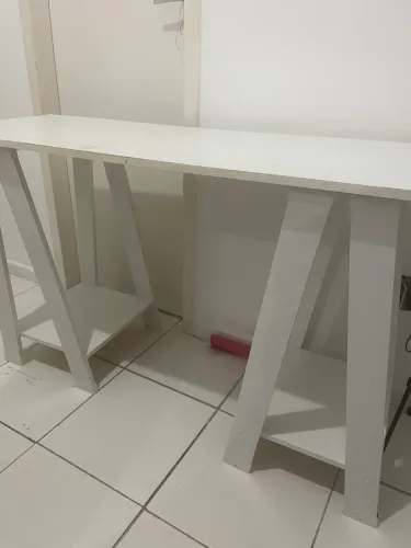 Escrivaninha SÓ HOJE R$60,00