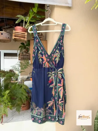 Vestido Curto Transpasse Estampa Coqueiros/Tropical - Farm (Tamanho M)