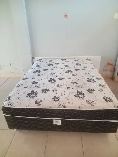 Cama casal BOX acoplada.