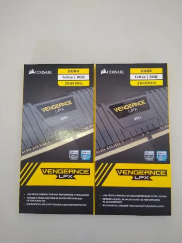 Corsair Memória DDR4 8GB