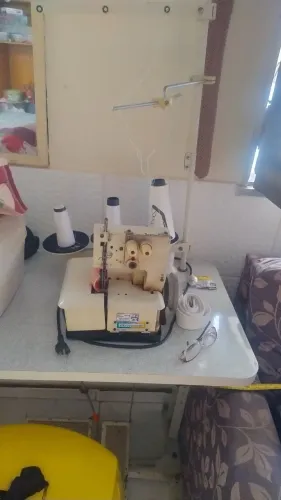 VENDO MÁQUINA DE COSTURA PROFISSIONAL
