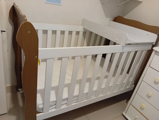 Berço Americano com trocador e colchão *Vira mini cama*