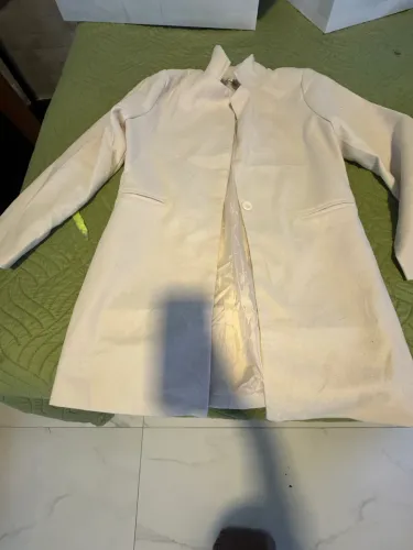 Casaco Feminino de comprimento médio