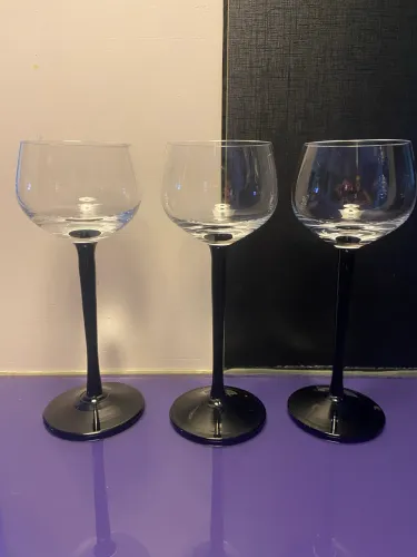 Três Taças de Cristal para licor ou aperitivo da marca Hering hast