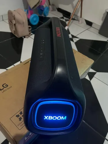Caixa de Som LG XBOOM resistente à água
