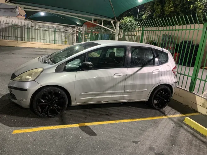 Jogo de rodas aro 18 4 furos com pneus