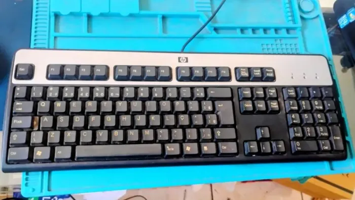 Teclado HP Com Fio Preto e Prata (Usado)