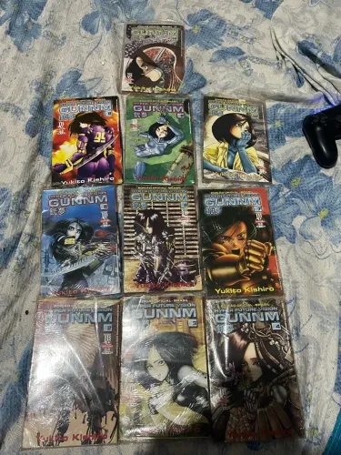 Alguns livros da coleção gunnm top 2 até a 10 depois 18