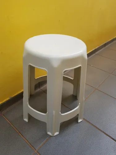 Banqueta branca plástico banquinho cadeira