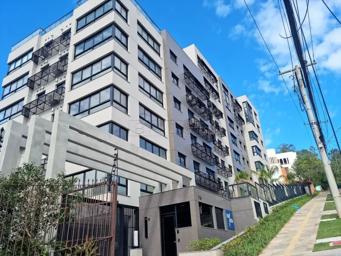 Apto MOBILIADO, 3 suítes e 2 vagas no Menino Deus.