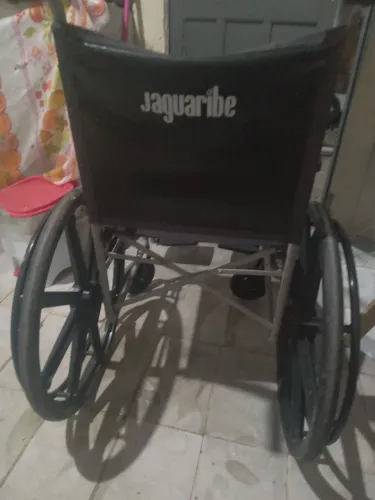 Cadeira pouco tempo de uso quase nova