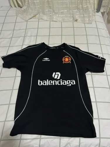 Camisa Balenciaga tamanho M(veste g)