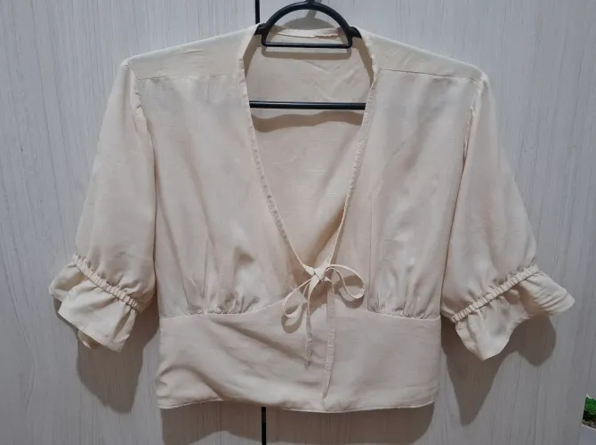 Blusa feminina bege
