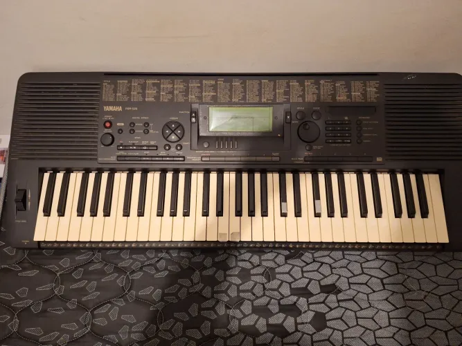TECLADO YAMAHA PRA SAIR HOJE