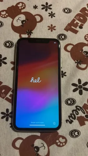 Vendo iPhone 11 64 gb em estado bom 73% de bateria 