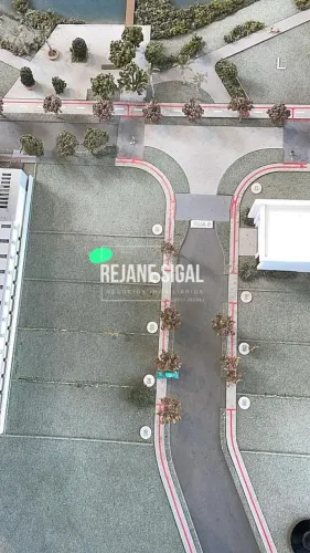 Terreno Comercial no Parque Una.