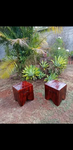 Tamboretes de Madeira