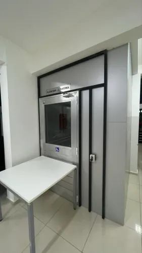 Elevador plataforma de acessibilidade