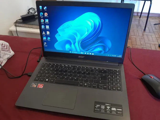 Vendo Notebook Acer Aspire 3 Ryzen 7 3700U 512Gb SSD NVME 12Gb Ram DDR4