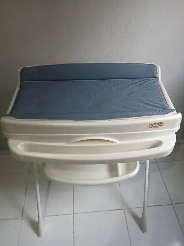 Banheira Burigotto Nova pronta pra o uso do seu bebê.