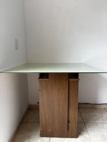Mesa de jantar quadrada