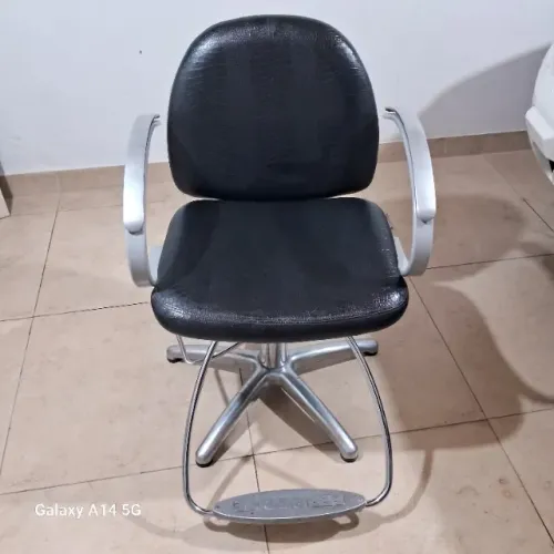 cadeira para salão cabelereiro. pouco uso ferrante