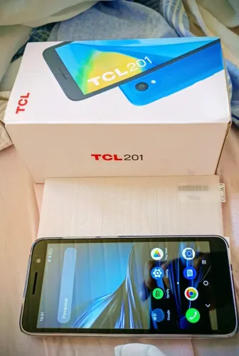 celular novo com caixa película vianda lacrada + carregador