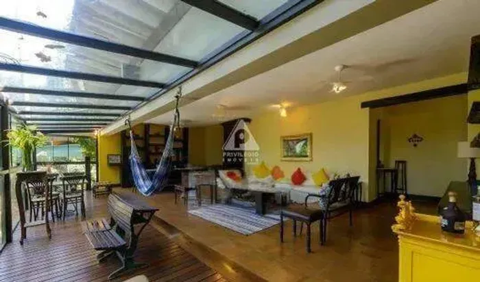 Casa em Condomínio Frente em São Conrado (RJ) - 4 Quartos, 3 Vagas, Mobiliada