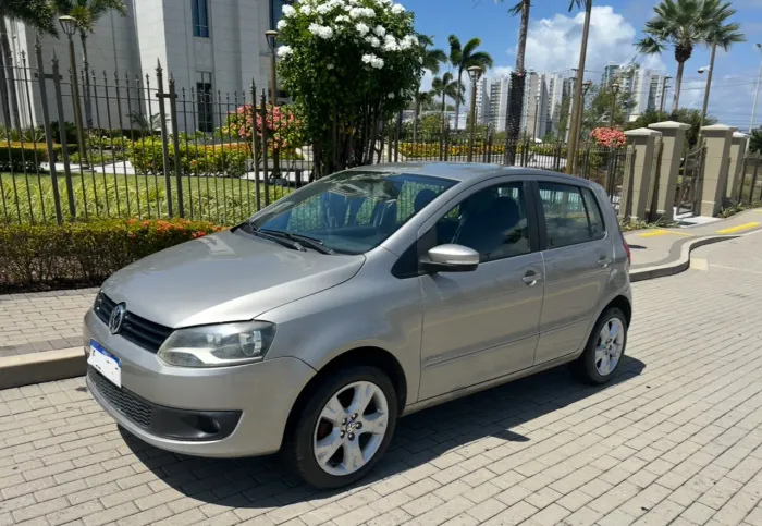 Volkswagen Fox 1.0 MI Total Flex 8V 5P 2013