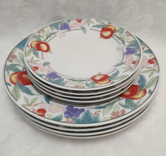 Pratos de porcelana chinesa