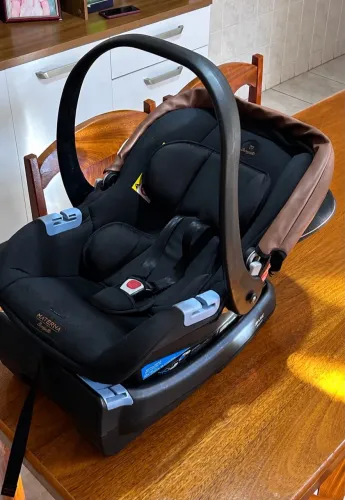 *Bebê Conforto Burigotto Materna + Base Veicular