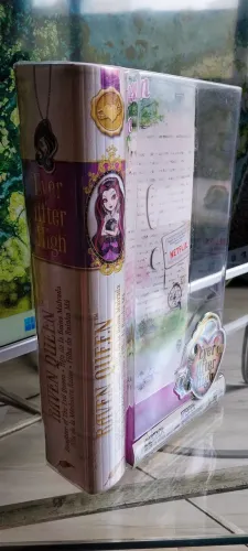 Caixa ever after high raven queen wave 2