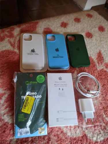 Kit acessórios para iPhone 13 (3 capinhas , 1 carregador completo premium e 1 película.