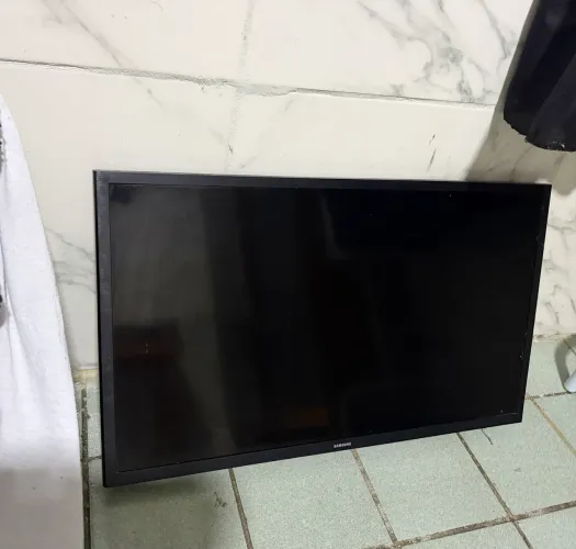 Tv smart retirada de peças 