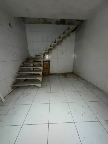 Salão para locação em Ferraz