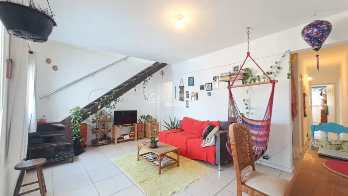 Duplex para venda possui 183 metros quadrados com 3 quartos em Santa Teresa - Rio de Janei