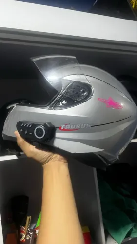 Capacete taurus vintage com intercomunicador 